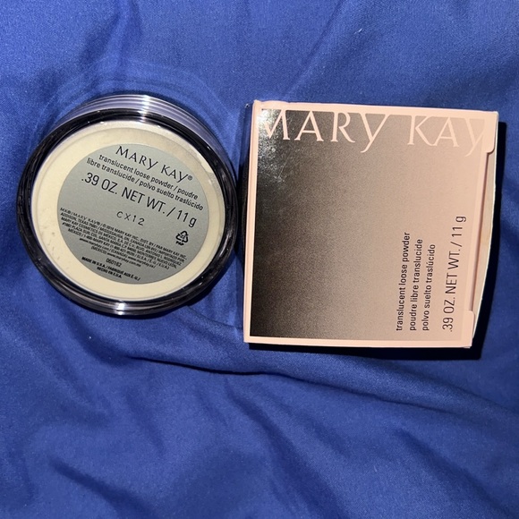 Mary Kay Translucent Loose Powder - Picture 2 of 2